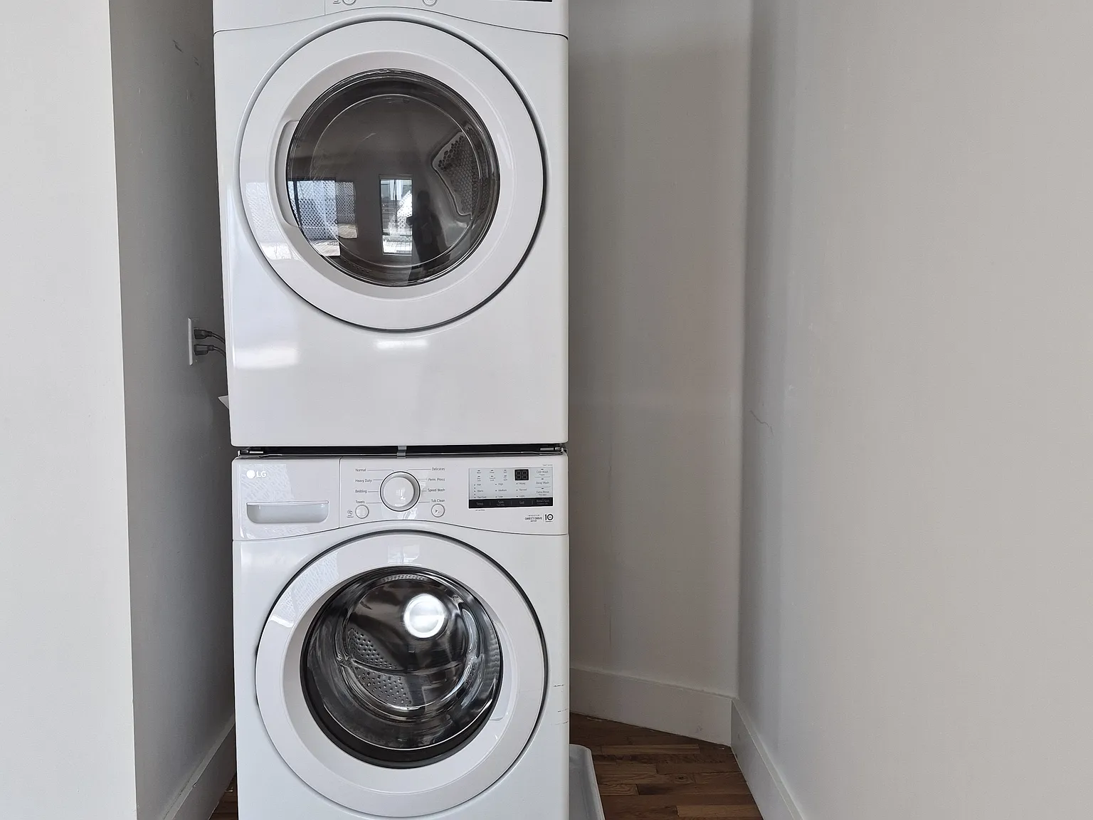 3 bed, 1250 sqft, $3,700 — Photo 4