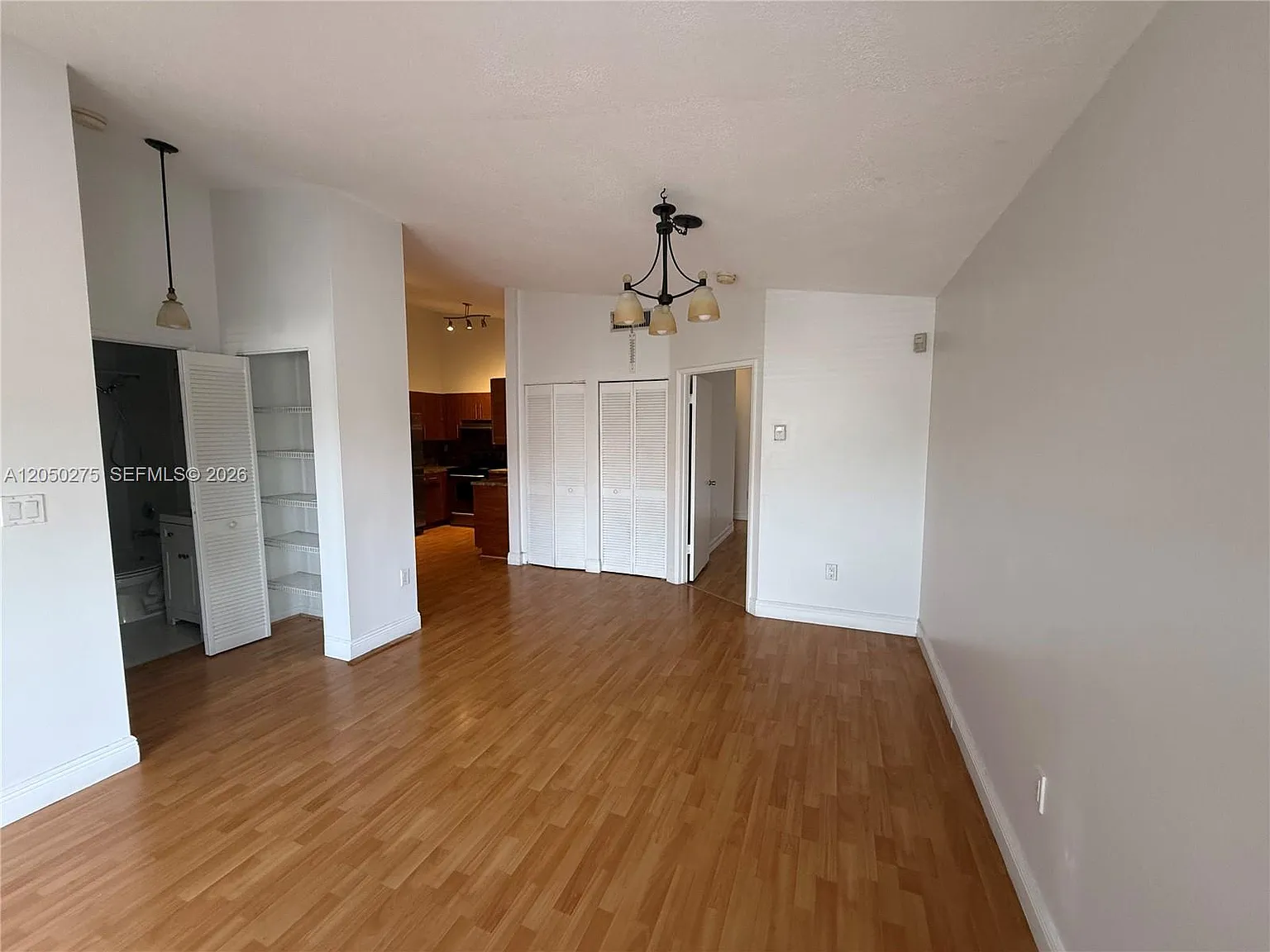 2 bed, 895 sqft, $2,350 — Photo 4