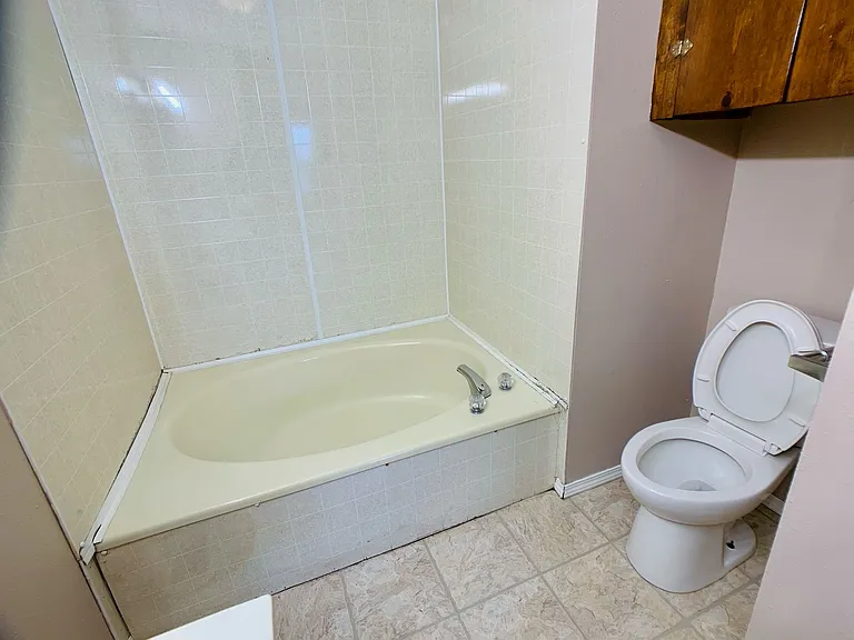 717 S 13th Ave — Photo 10