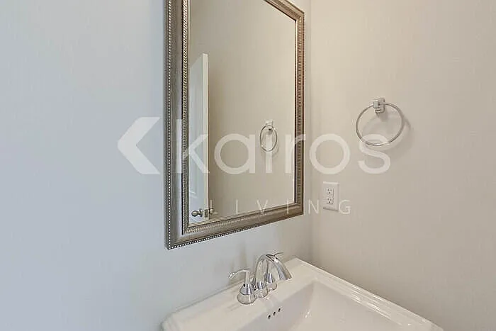 2407 Banyan Cir — Photo 9