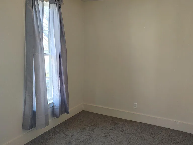 204 Lexington St #1 — Photo 9
