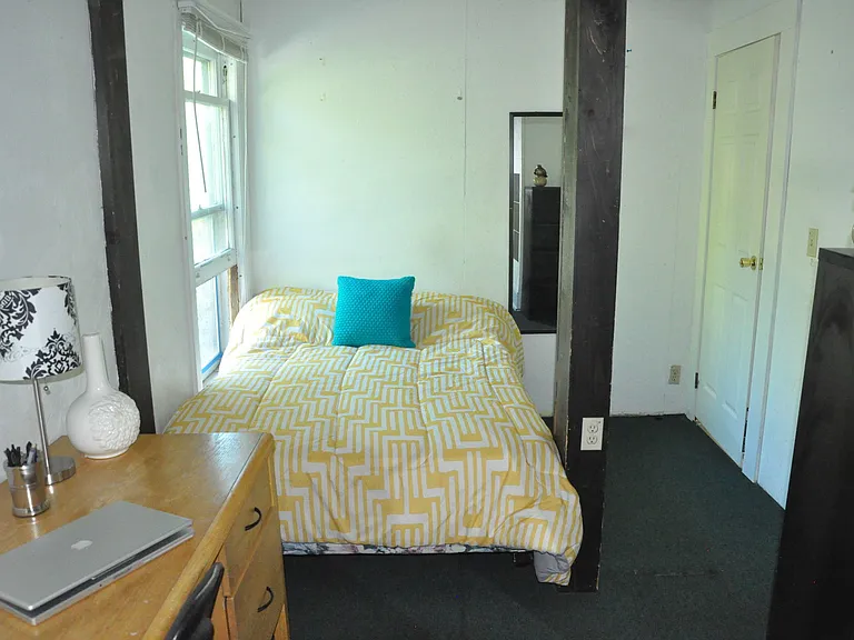 118 Ferris Pl — Photo 4