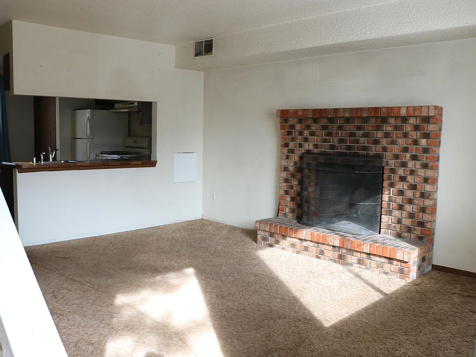 1st image of 2506 N Lee Ave APT 4