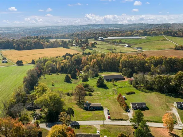 2709 Penns Chapel Rd, Bowling Green, KY 42101