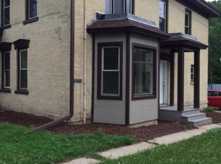 409 Dewey Ave APT 1, Watertown, WI 53094