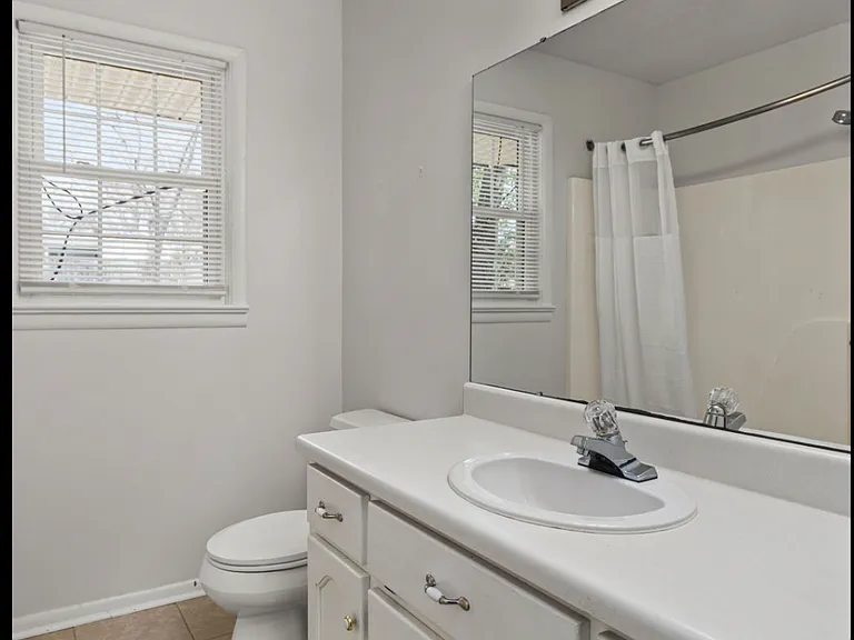 1621 Lamar St — Photo 18