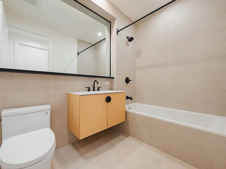 33 Franklin St #235 — Photo 8
