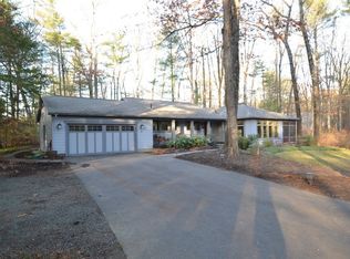 32 Aubinwood Rd, Amherst, MA 01002