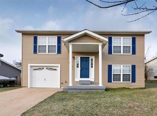 2211 Pinta Dr, Warrenton, MO 63383
