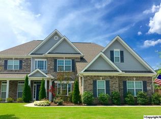 3108 Sandstone St SE, Hampton Cove, AL 35763