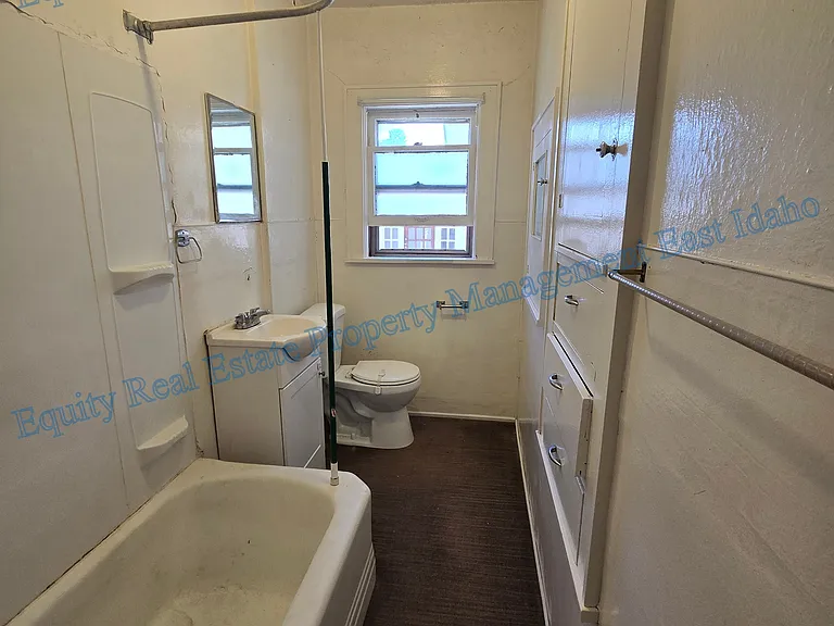 925 W Clark St #925 — Photo 13
