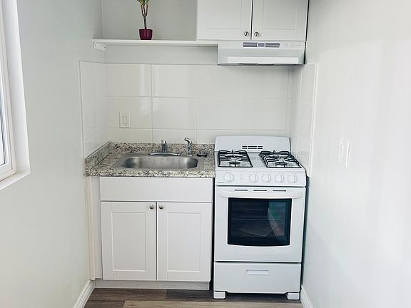 3rd image of 5717 Bolivar St