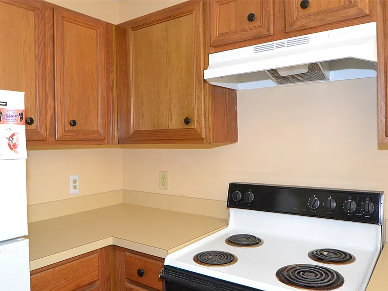 304 Dell Ct #6 — Photo 12