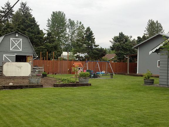 4th image of 10415 262nd Ave E