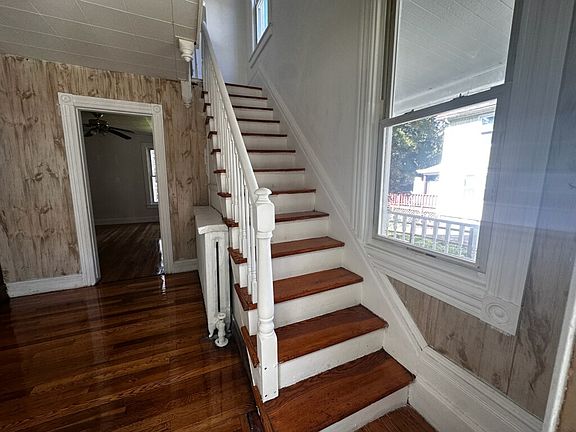 2nd image of 275 N Main St