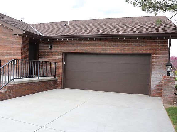 2nd image of 3605A Fairway Dr