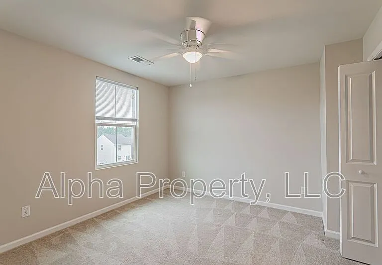 10 Torrington Dr — Photo 10