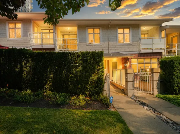 271 Francis Way #Townhouse 3, New Westminster, BC V3L 0H2