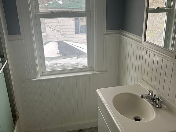 3rd image of 38 Broadhead Ave APT 2