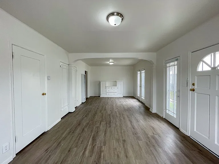 1450 W 39th St — Photo 7