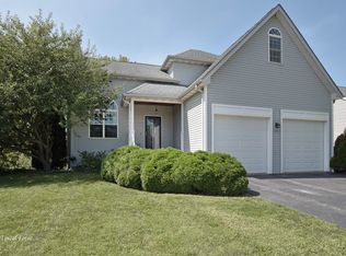 1290 Savanna Ln, Woodstock, IL 60098