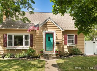 1639 Boston St SE, Grand Rapids, MI