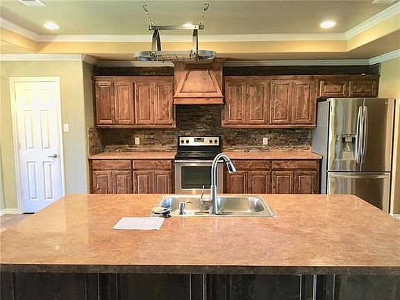 5th image of 2217 Woodberry Dr
