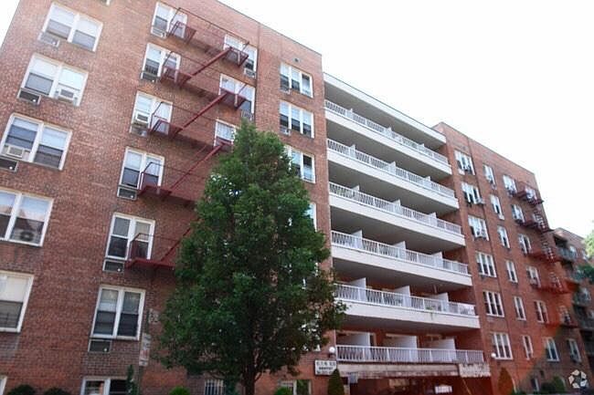 1st image of 14430 Roosevelt Ave APT 406