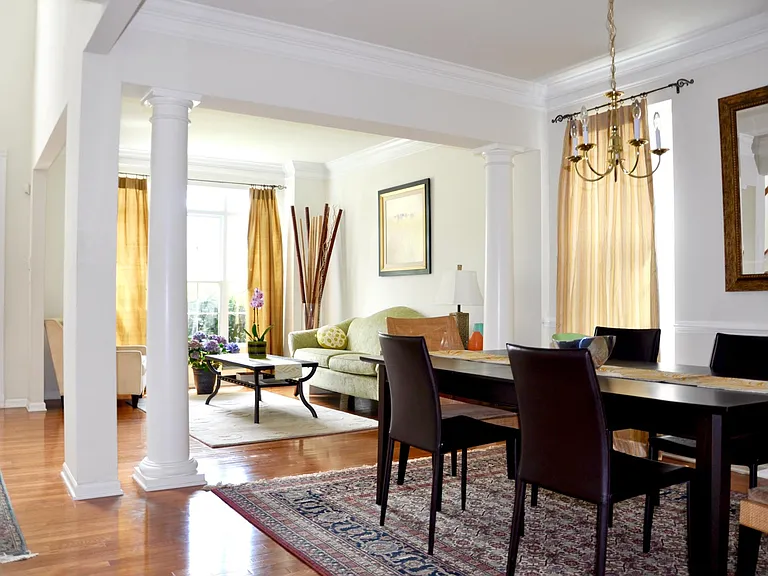 215 Roosevelt Dr — Photo 2
