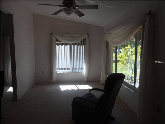 5th image of 663 Foxwood Blvd