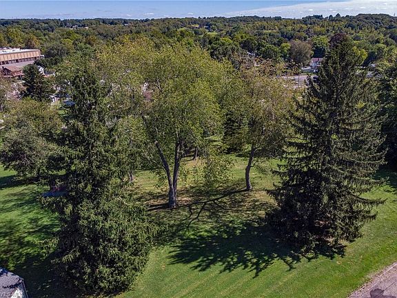 3rd image of Hillport Dr SW