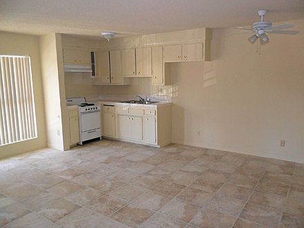 5th image of 13614 Cordary Ave APT 02