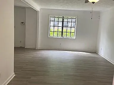 300 Winding River Dr #G — Photo 5
