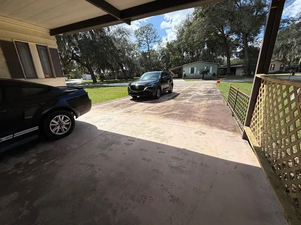 689 Pineview Dr, Orange City, FL 32763