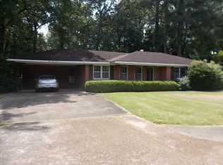 929 Sunset Dr, Grenada, MS 38901