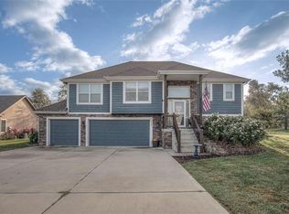 6987 141st St, Basehor, KS 66007