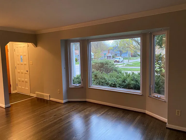 8251 Oak Park Blvd — Photo 9