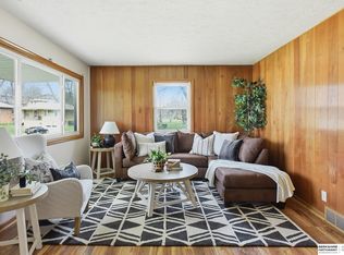 5621 Charles St, Omaha, NE 68132