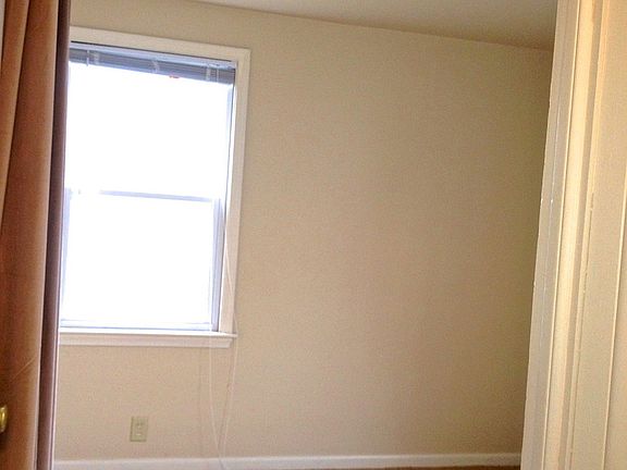 4th image of 1190 Minahan St APT 4