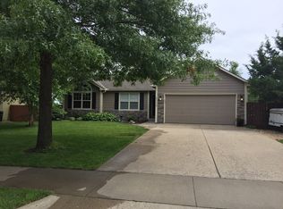 2113 E 28th St, Lawrence, KS 66046