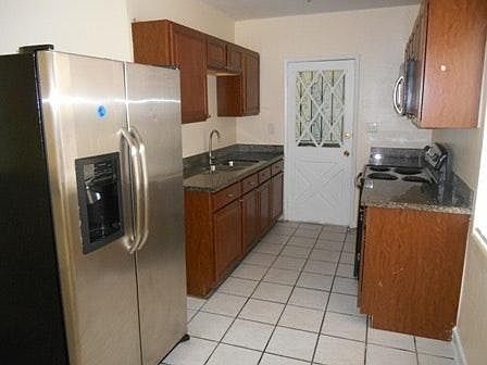 3rd image of 230 Kentucky Ave