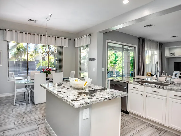 1230 E Canary Dr — Photo 12