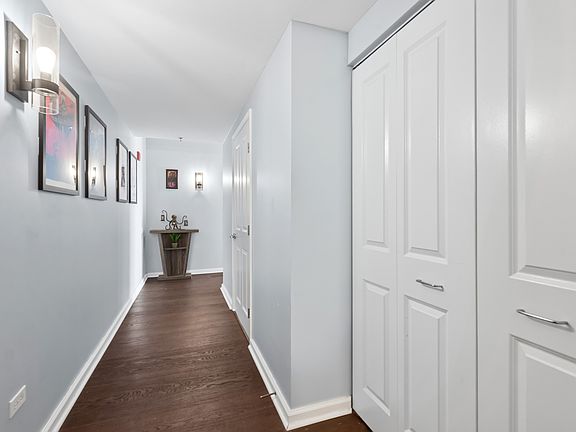 3rd image of 4848 N Sheridan Rd APT 605