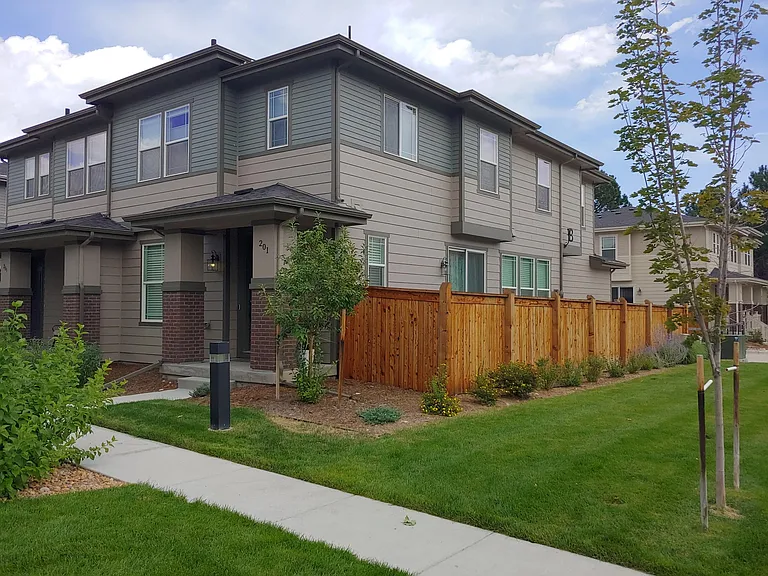 201 W Jamison Ct — Photo 1