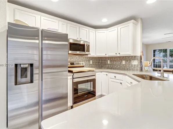 472 Campus Ln, Bluffton, SC 29909