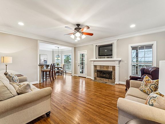 3rd image of 2041 Enclave Dr