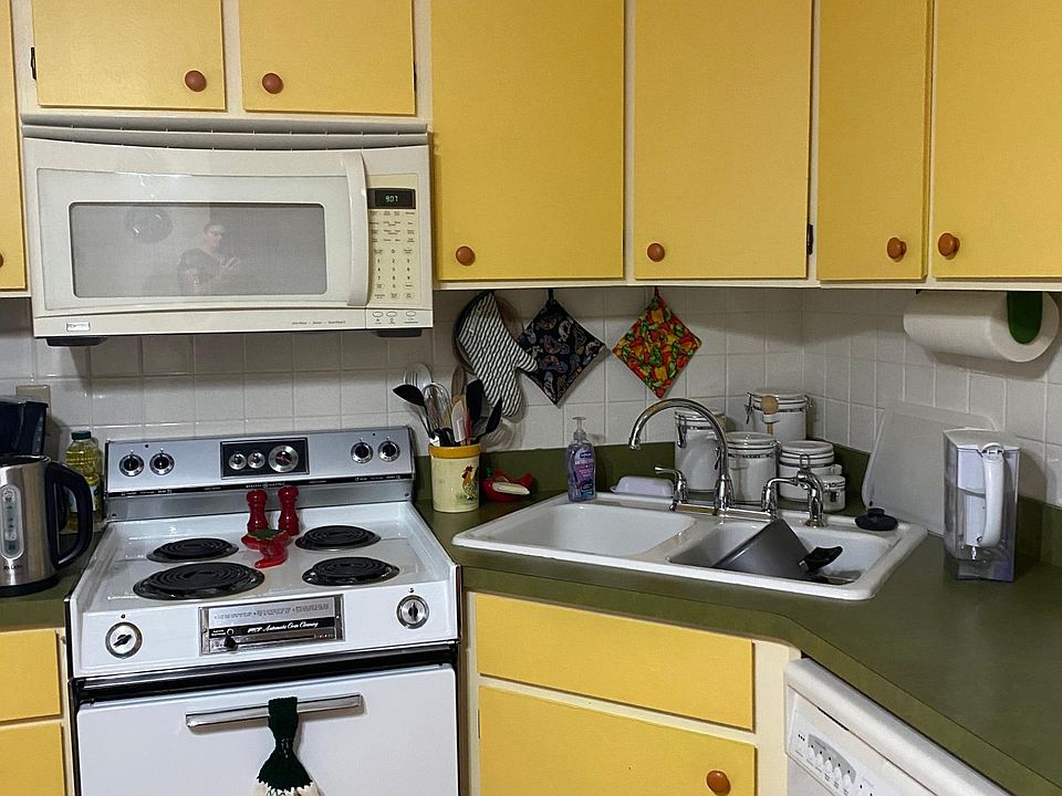 1st image of 167 W Calle Del Ano