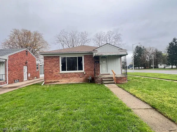 102 Helen St, Garden City, MI 48135