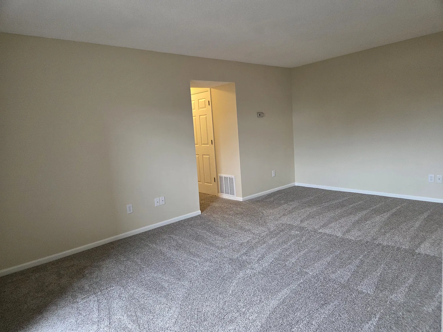 2 bed, 1.5 bath, 996 sqft, $1,495 — Photo 4