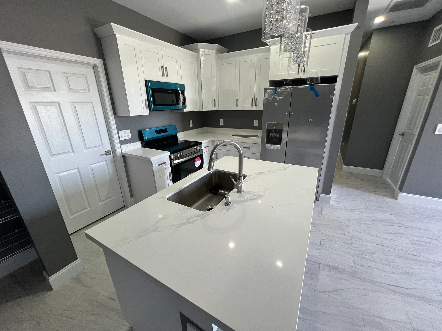 3 bed, 1179 sqft, $1,900 — Photo 3